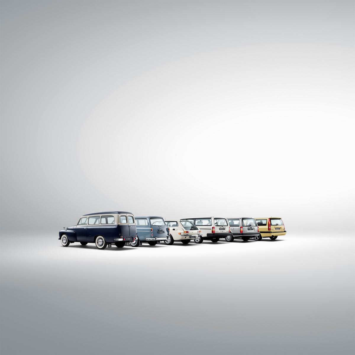 173847 Line up historischer Volvo Kombi Modelle