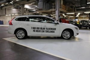 K1600 163146 7 000 000 e Volvon rullar av produktionsbandet