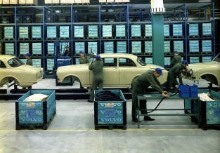K1600 142043 The Volvo Cars plant in Torslanda in 1964
